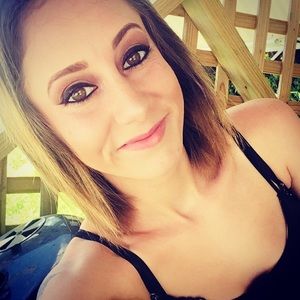 Meet your Posher, Abigail